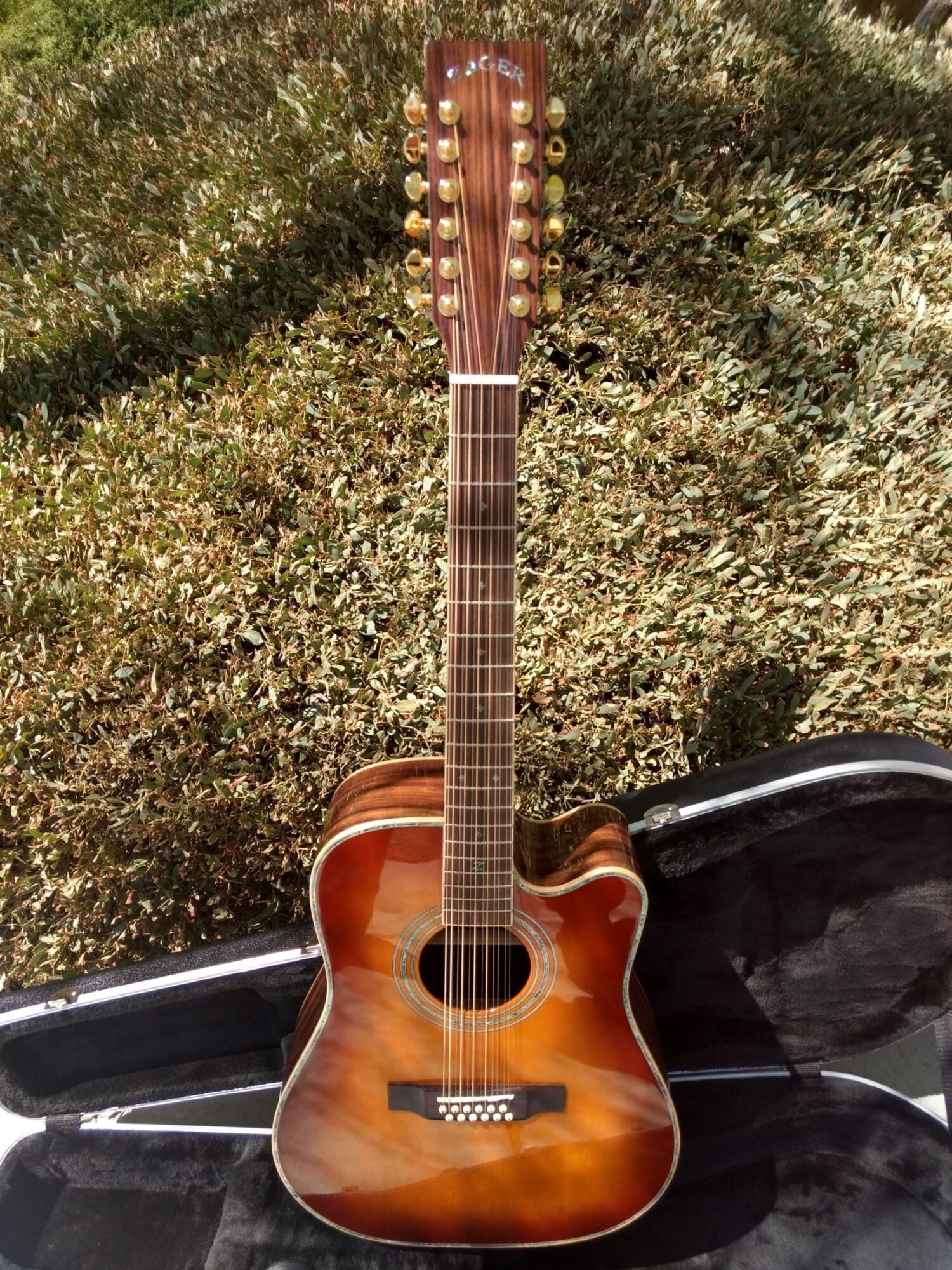 ZAD900CE 12 String Solid Spruce/Rosewood Acoustic Electric AURA Tobacco Sunburst