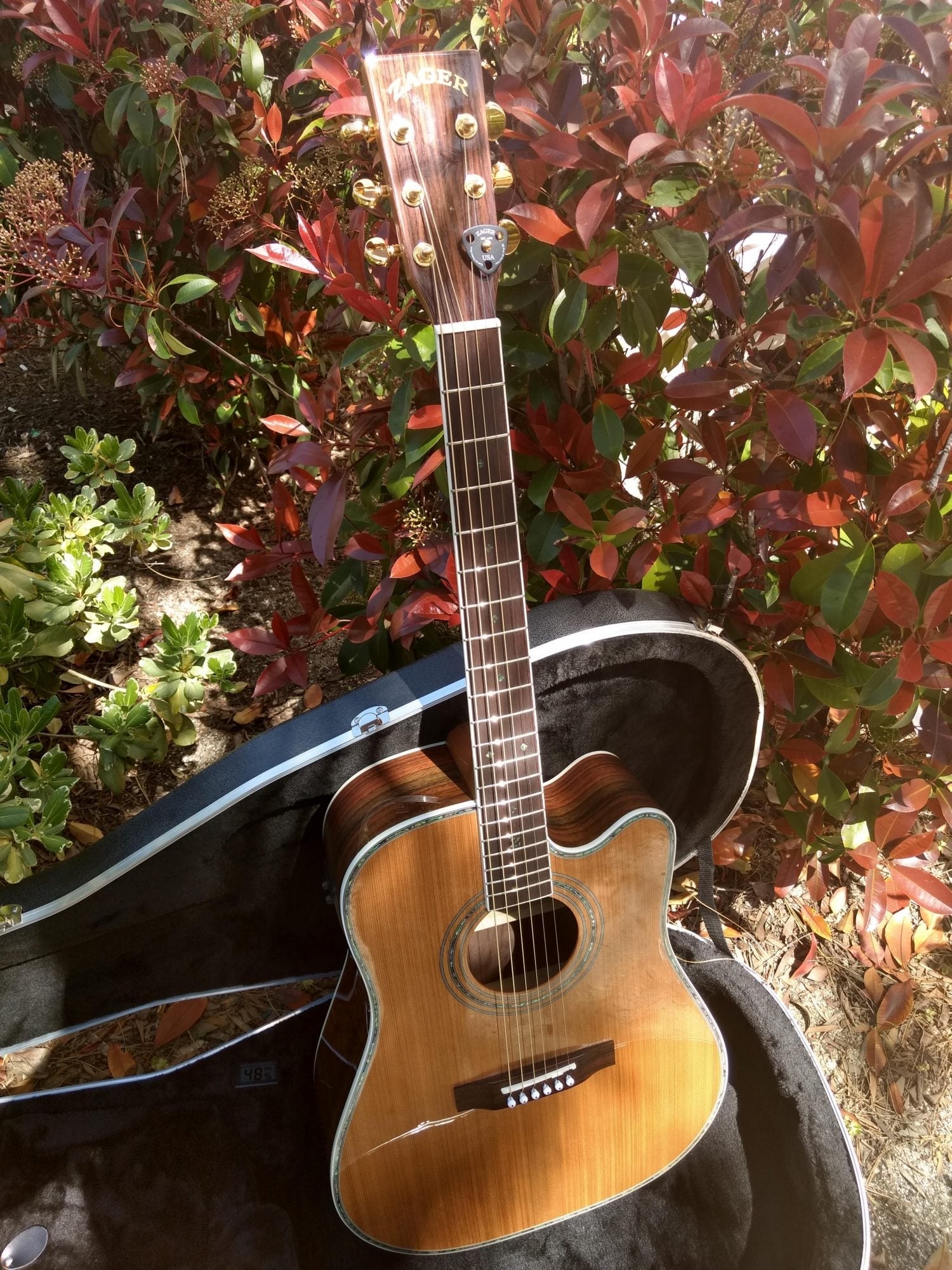 ZAD80CE Solid Cedar/Rosewood Acoustic Electric “AURA” Left Handed Pro Series