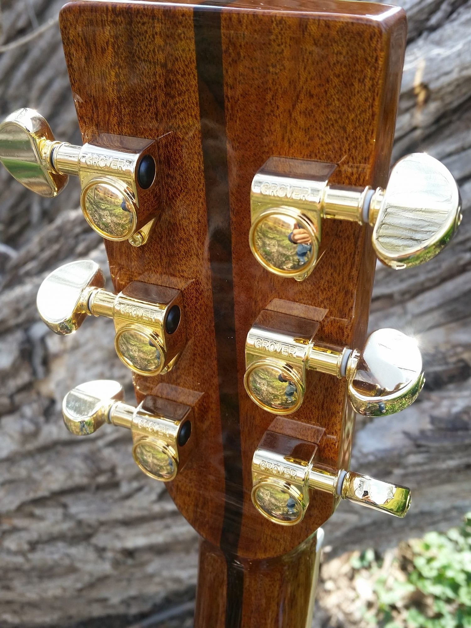 ZAD900CE Left Handed Solid Spruce/Rosewood Acoustic Electric AURA Smaller "OM" Size