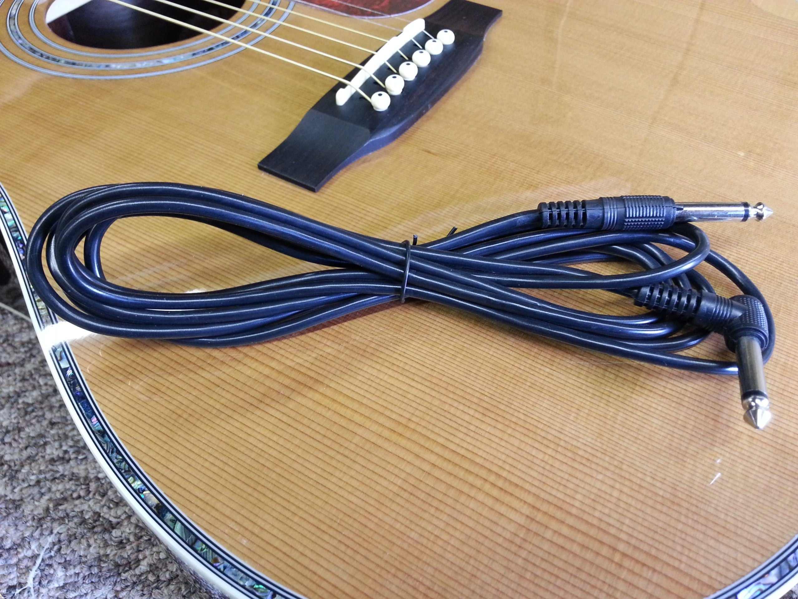 guitar cable amplifier 