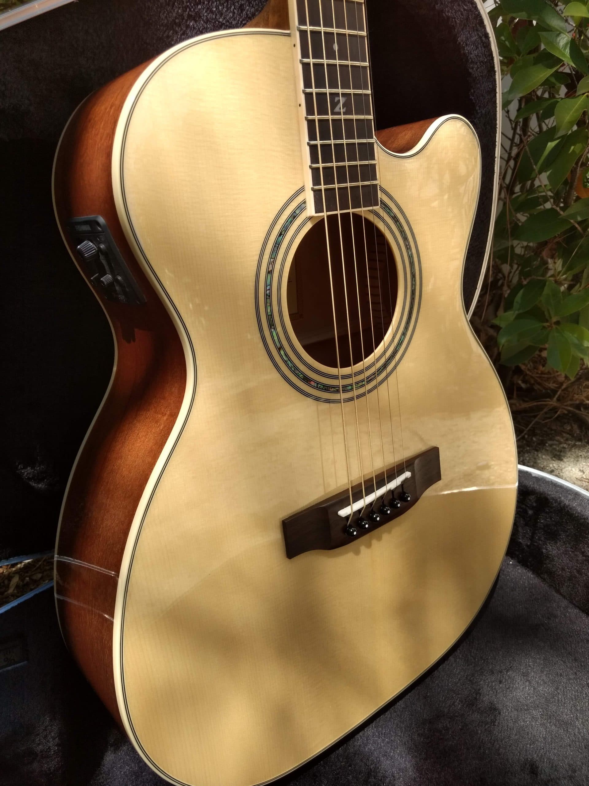 ZAD50CE Solid Spruce/Mahogany Acoustic Electric Smaller “OM” Size