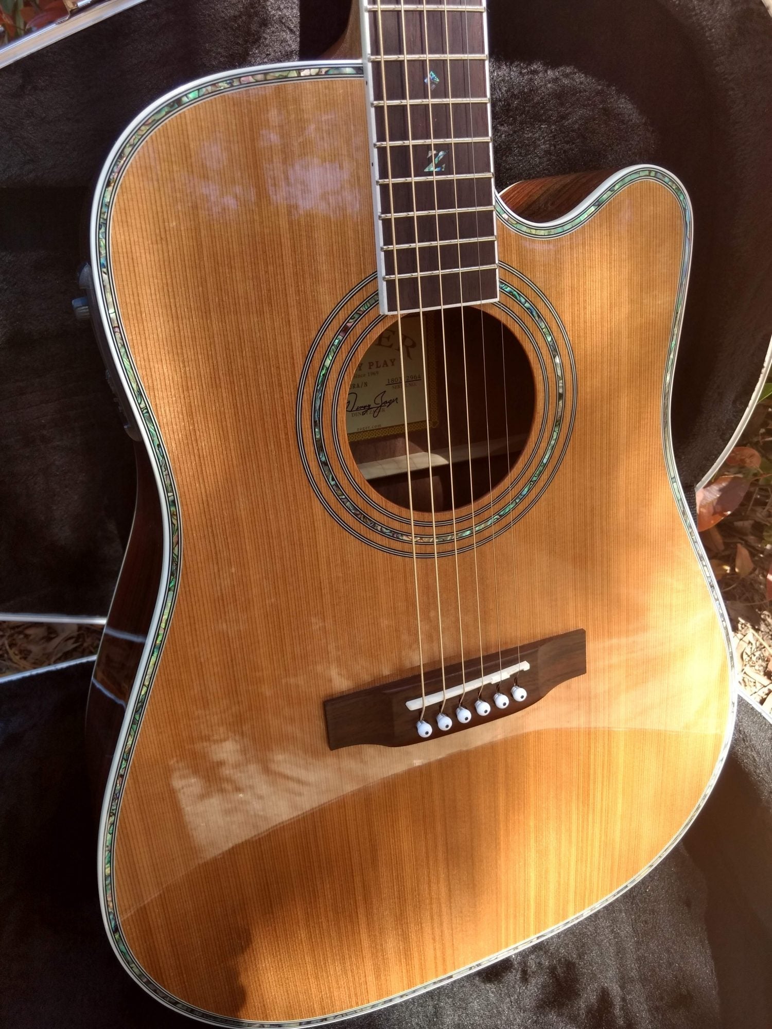 ZAD80CE Solid Cedar/Rosewood Acoustic Electric “AURA” Left Handed Pro Series