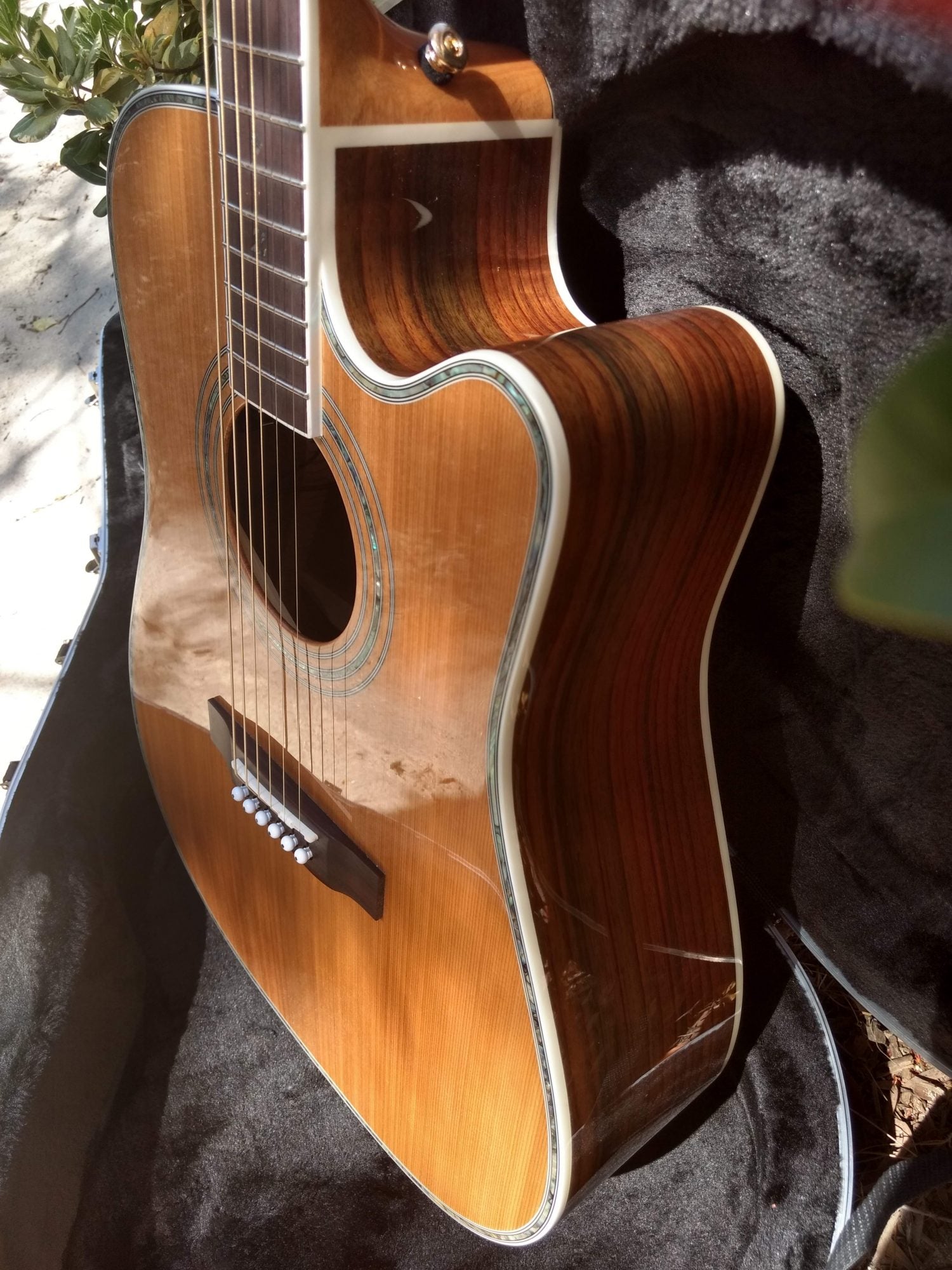 ZAD80CE Solid Cedar/Rosewood Acoustic Electric “AURA” Left Handed Pro Series