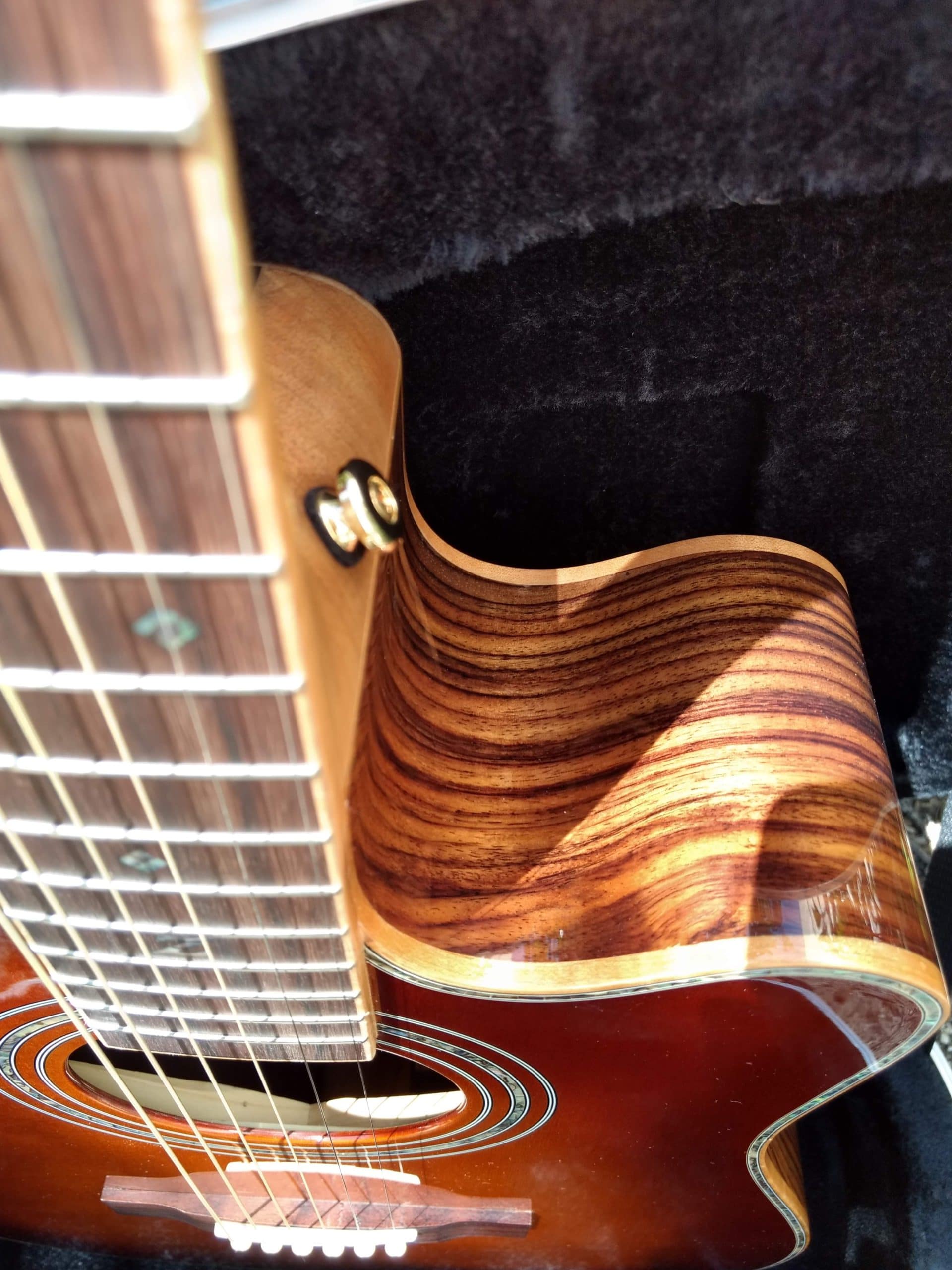 ZAD900CE Solid Spruce/Rosewood Acoustic Electric AURA 50th Anniversary Tobacco Sunburst Pro Series - Deal of the day
