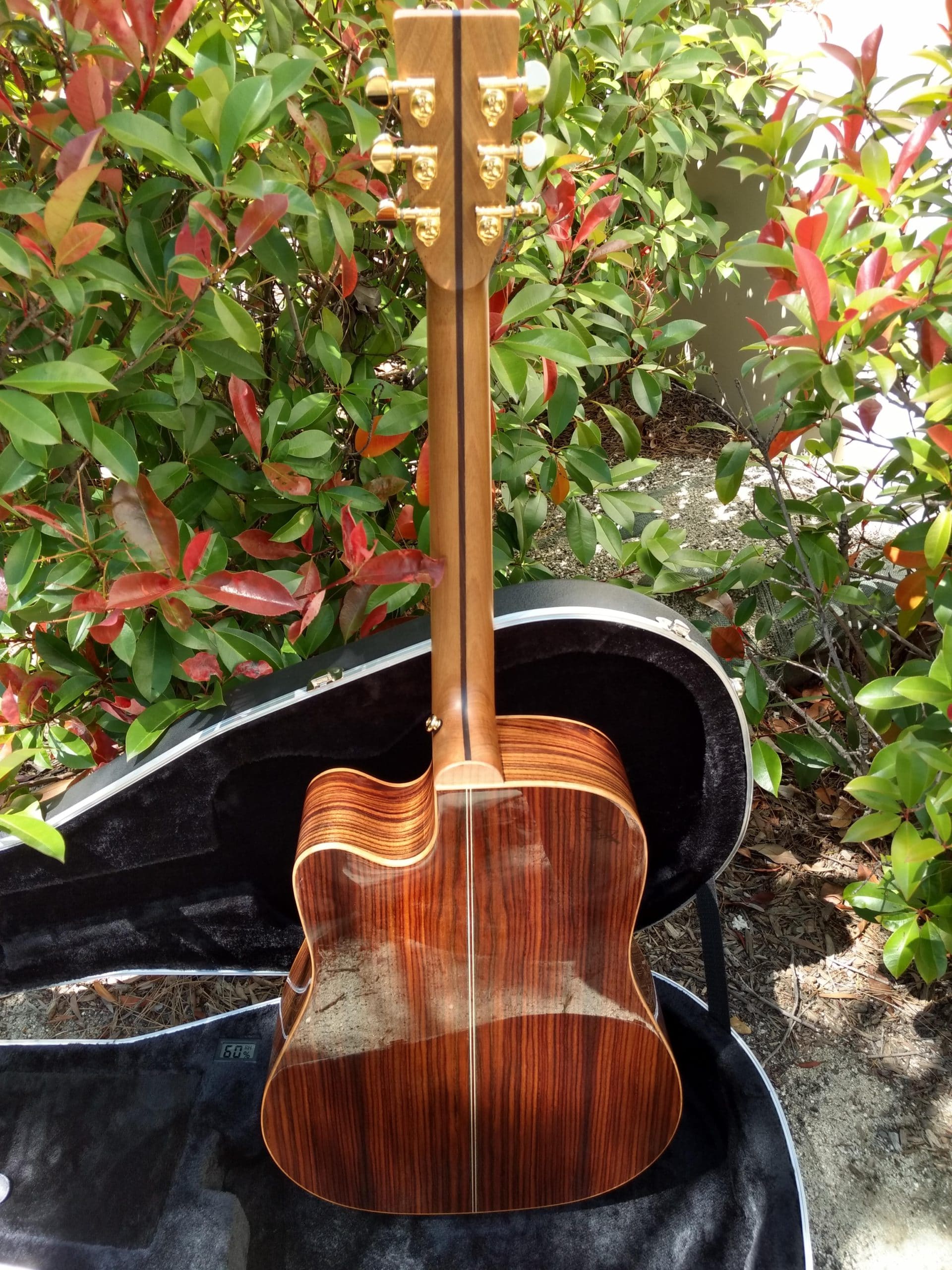 ZAD900CE Solid Spruce/Rosewood Acoustic Electric AURA 50th Anniversary Tobacco Sunburst Pro Series - Deal of the day
