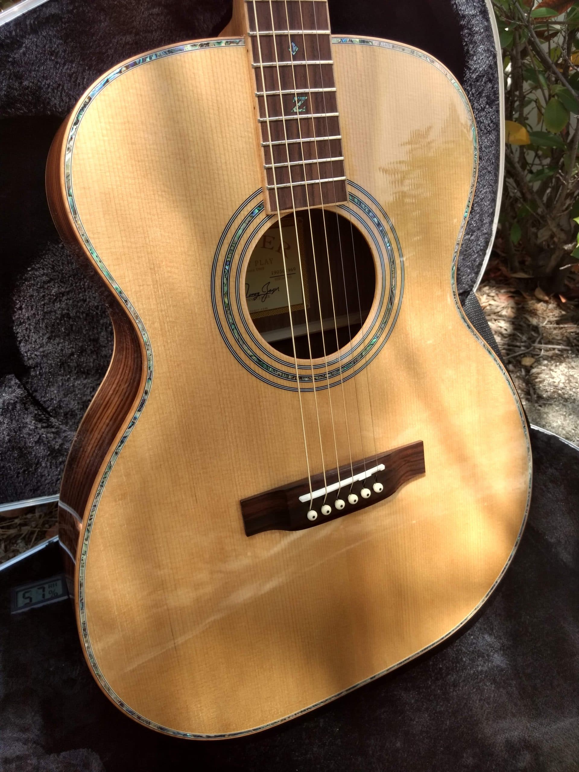 ZAD900 Solid Spruce/Rosewood Acoustic Smaller "OM" Size Pro Series - Deal of the Day